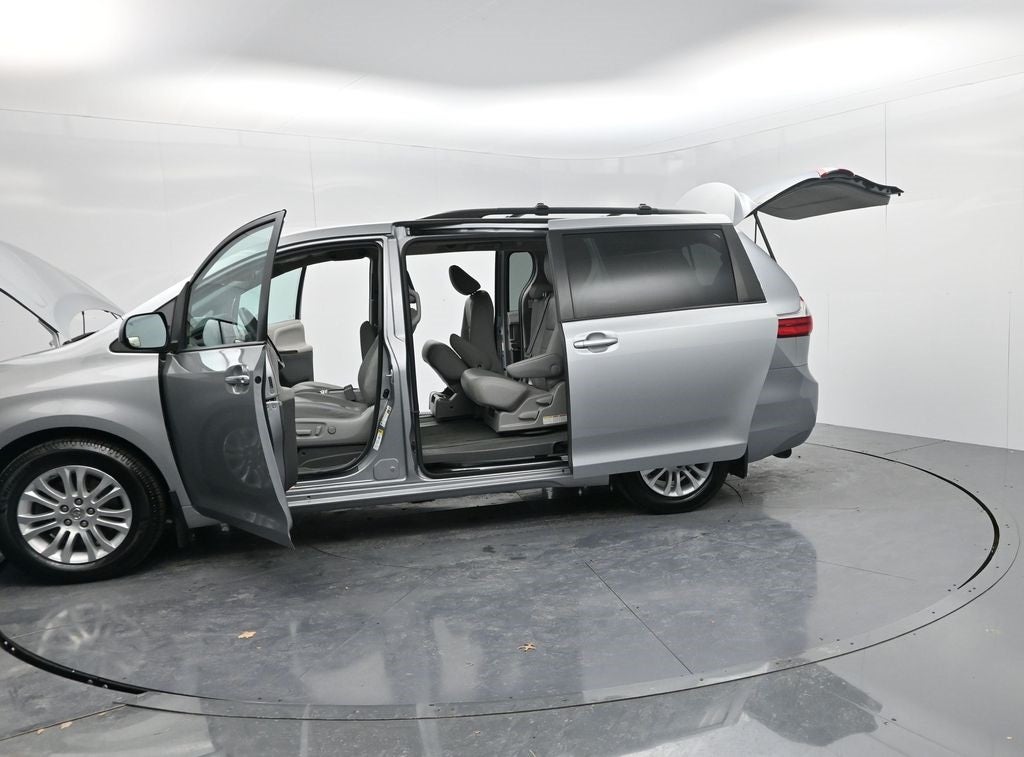 2015 Toyota Sienna XLE 7 Passenger