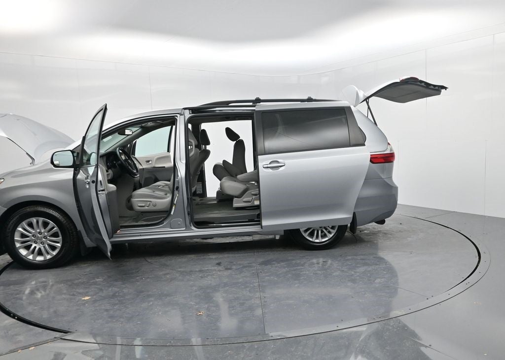 2015 Toyota Sienna XLE 7 Passenger