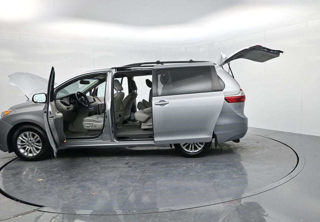 2015 Toyota Sienna XLE 7 Passenger