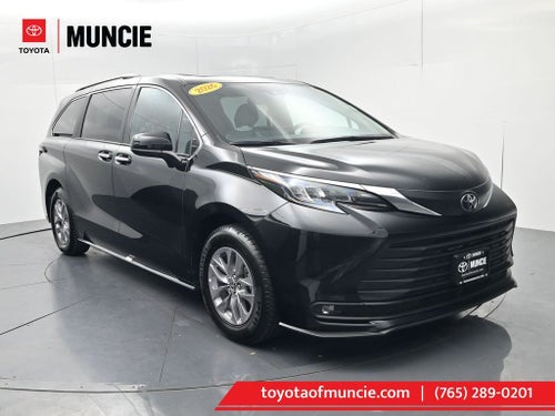 2026 Toyota Sienna XLE 8 Passenger