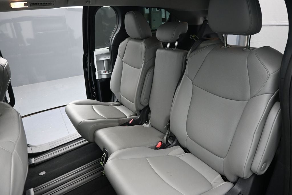2026 Toyota Sienna XLE 8 Passenger