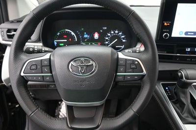 2026 Toyota Sienna XLE 8 Passenger