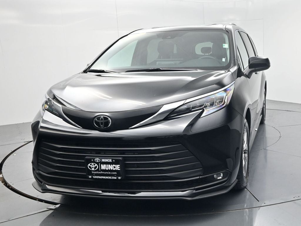 2026 Toyota Sienna XLE 8 Passenger
