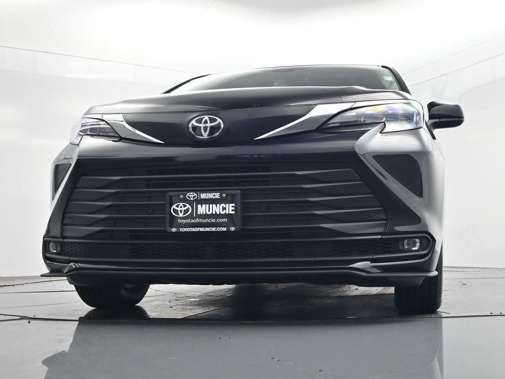 2026 Toyota Sienna XLE 8 Passenger