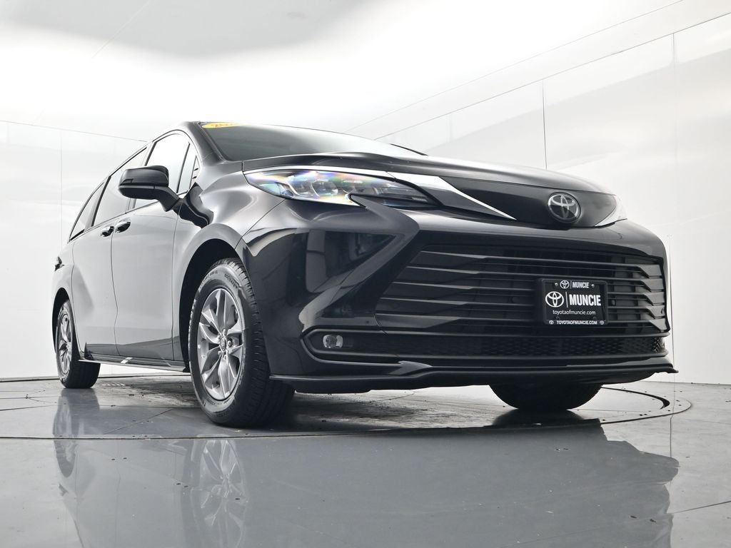 2026 Toyota Sienna XLE 8 Passenger