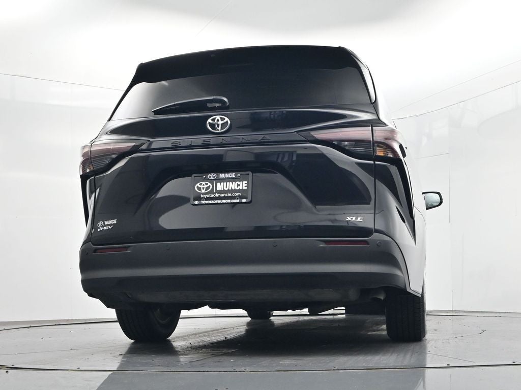 2026 Toyota Sienna XLE 8 Passenger