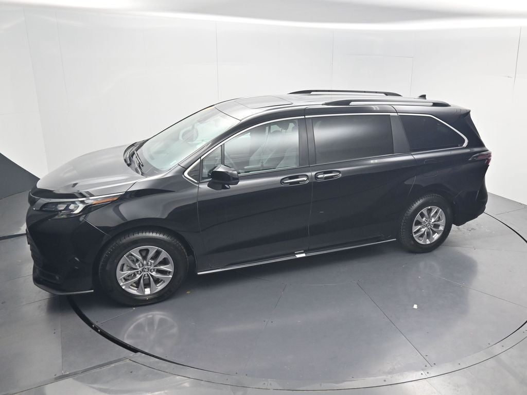 2026 Toyota Sienna XLE 8 Passenger