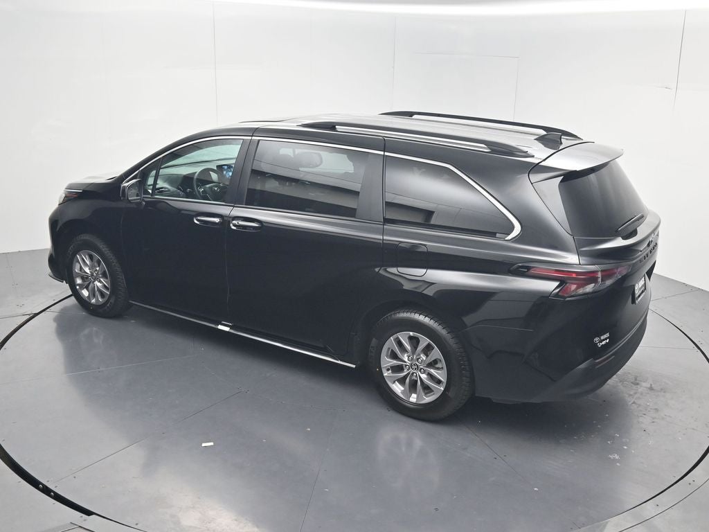 2026 Toyota Sienna XLE 8 Passenger