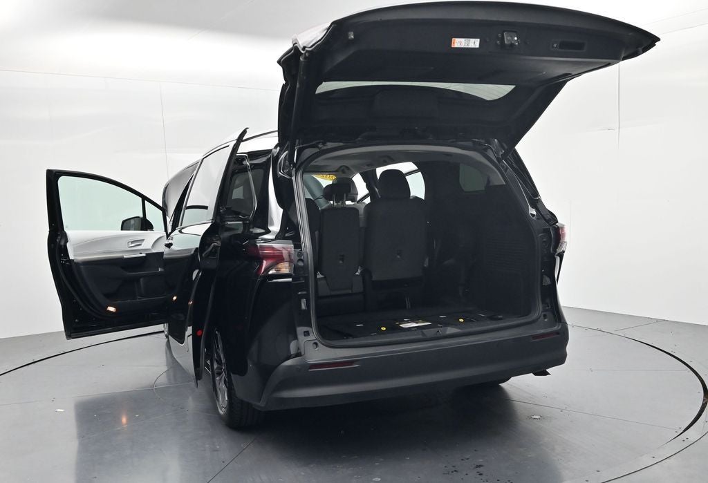 2026 Toyota Sienna XLE 8 Passenger
