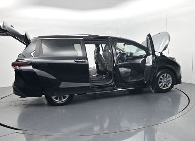 2026 Toyota Sienna XLE 8 Passenger