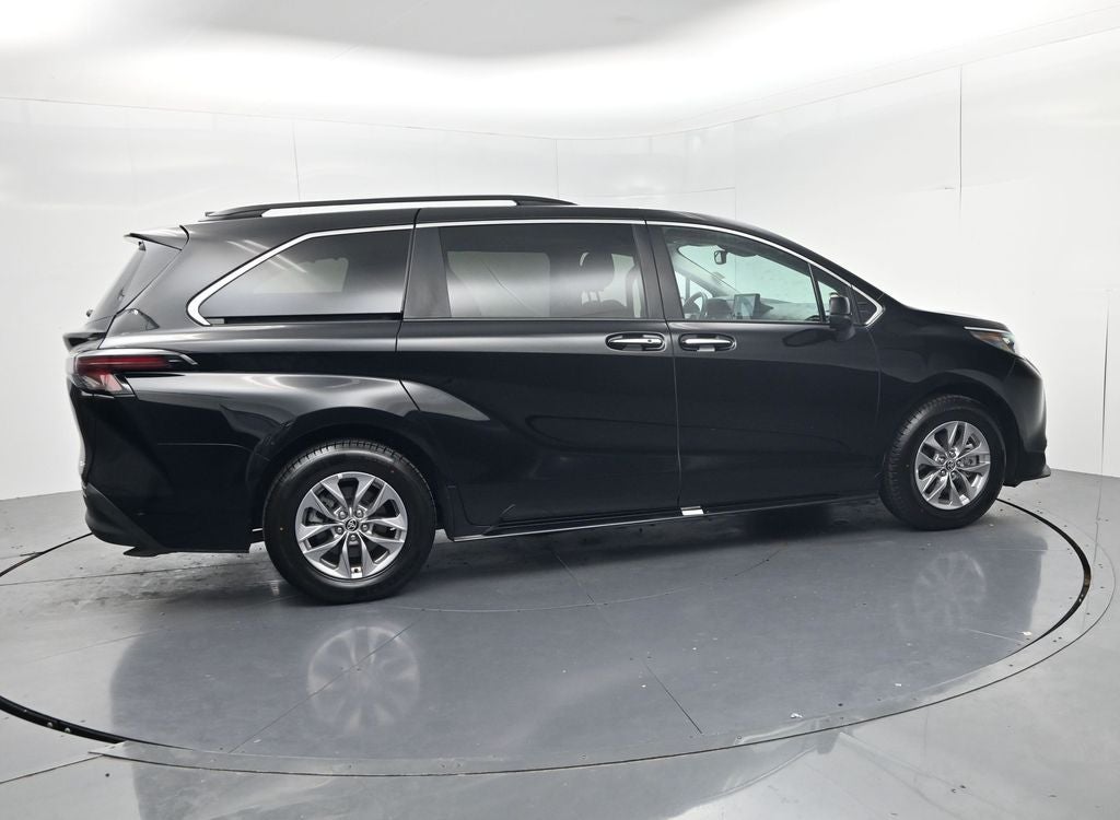 2026 Toyota Sienna XLE 8 Passenger