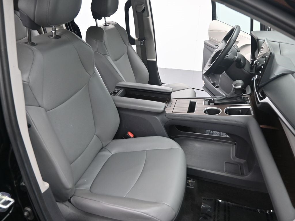 2024 Toyota Sienna XLE 8 Passenger