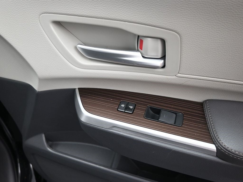 2024 Toyota Sienna XLE 8 Passenger