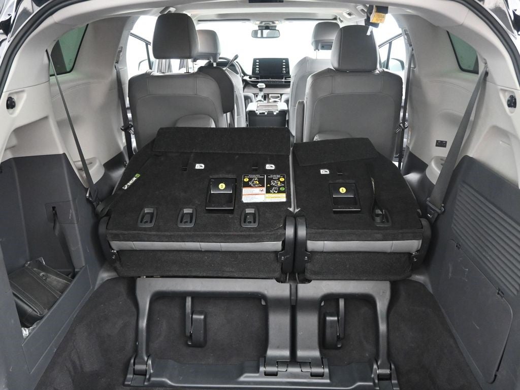 2024 Toyota Sienna XLE 8 Passenger