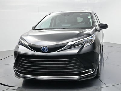 2024 Toyota Sienna XLE 8 Passenger