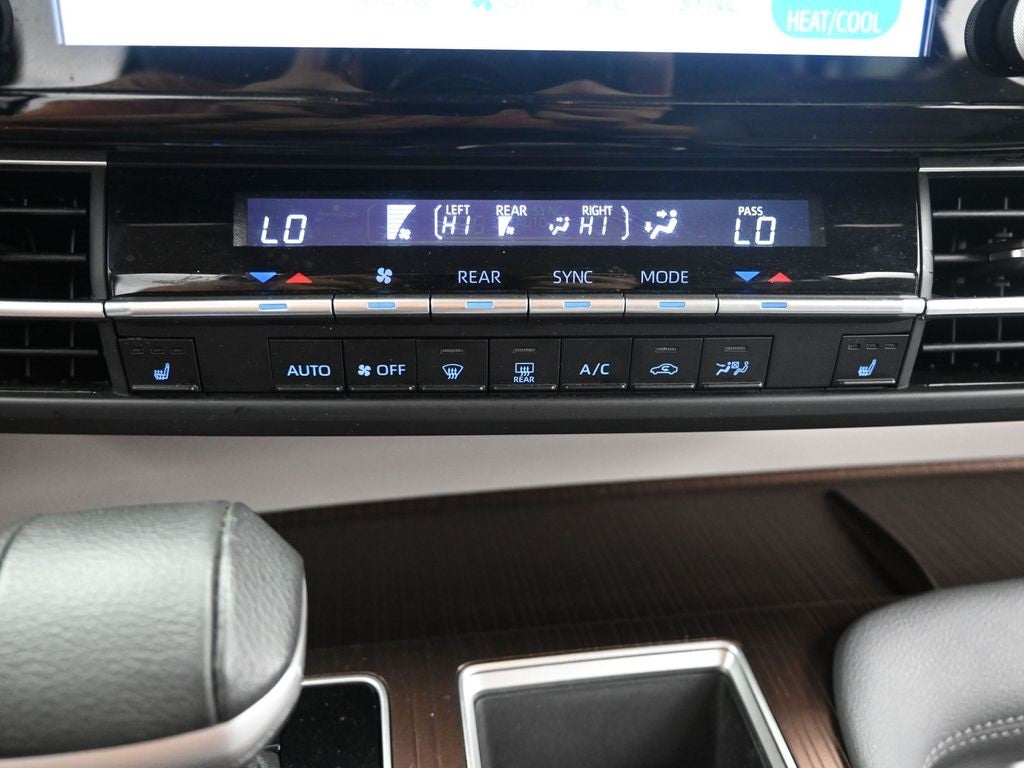 2024 Toyota Sienna XLE 8 Passenger