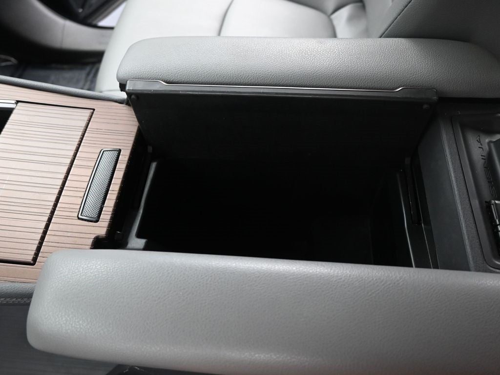 2024 Toyota Sienna XLE 8 Passenger