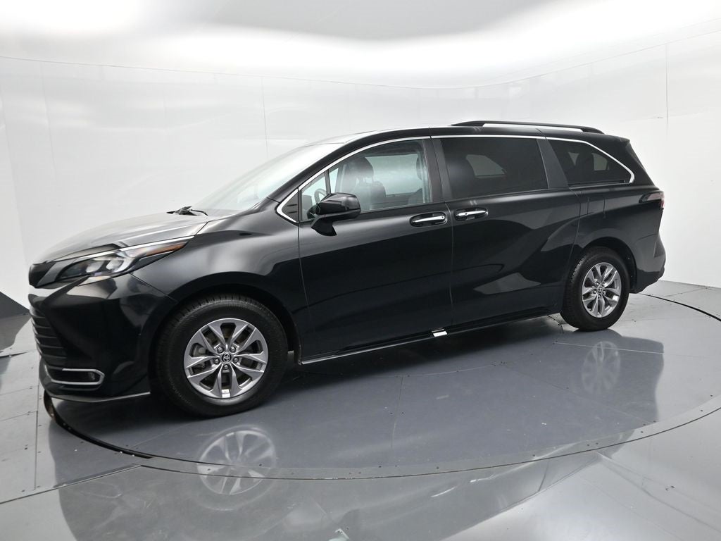 2024 Toyota Sienna XLE 8 Passenger