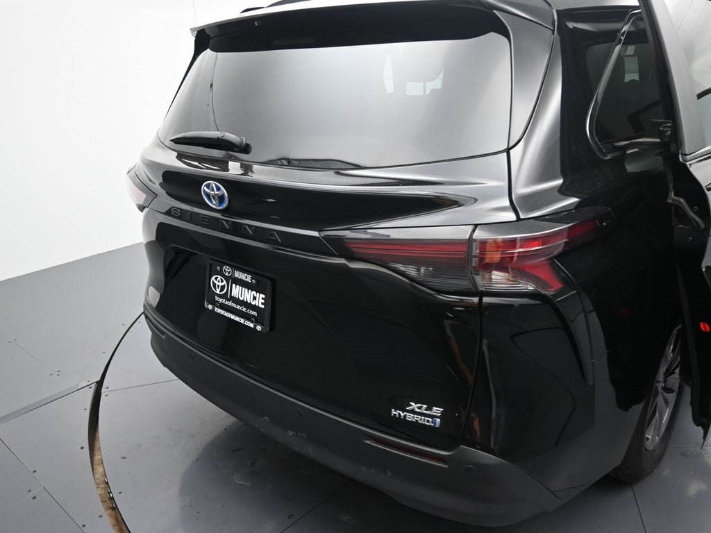 2024 Toyota Sienna XLE 8 Passenger