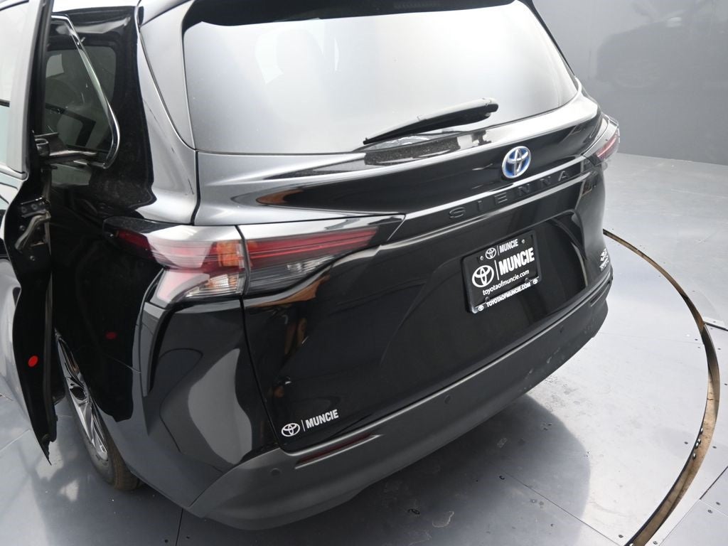 2024 Toyota Sienna XLE 8 Passenger