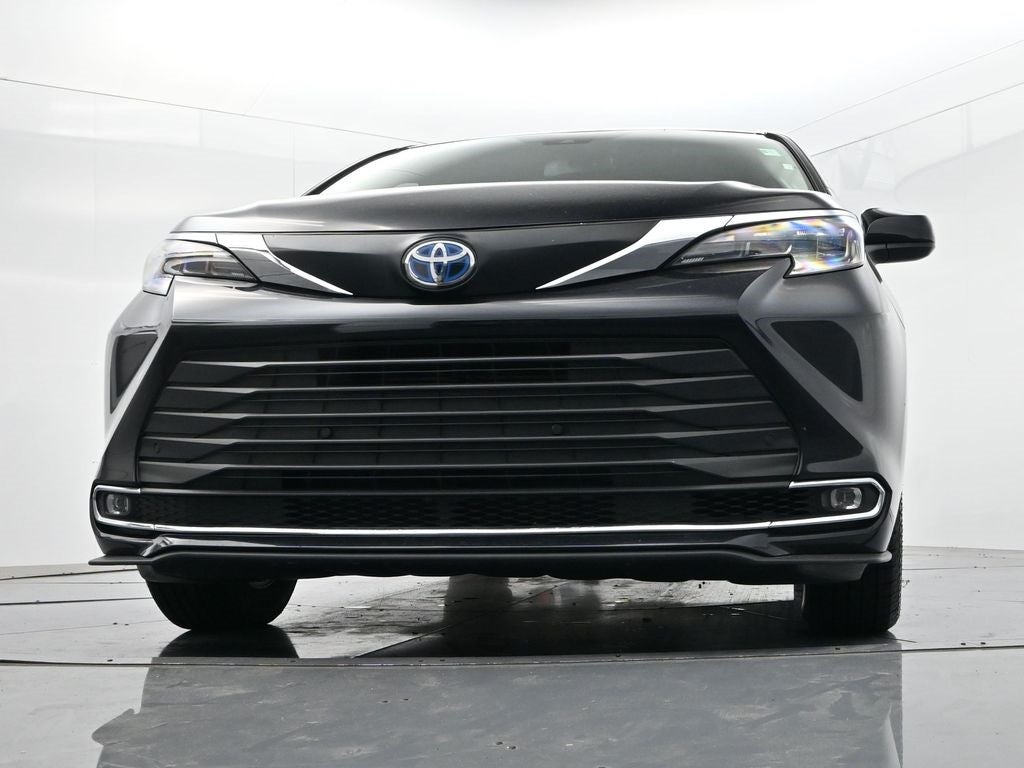 2024 Toyota Sienna XLE 8 Passenger