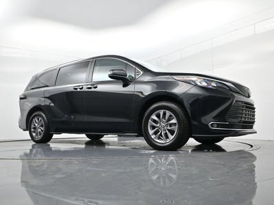 2024 Toyota Sienna XLE 8 Passenger