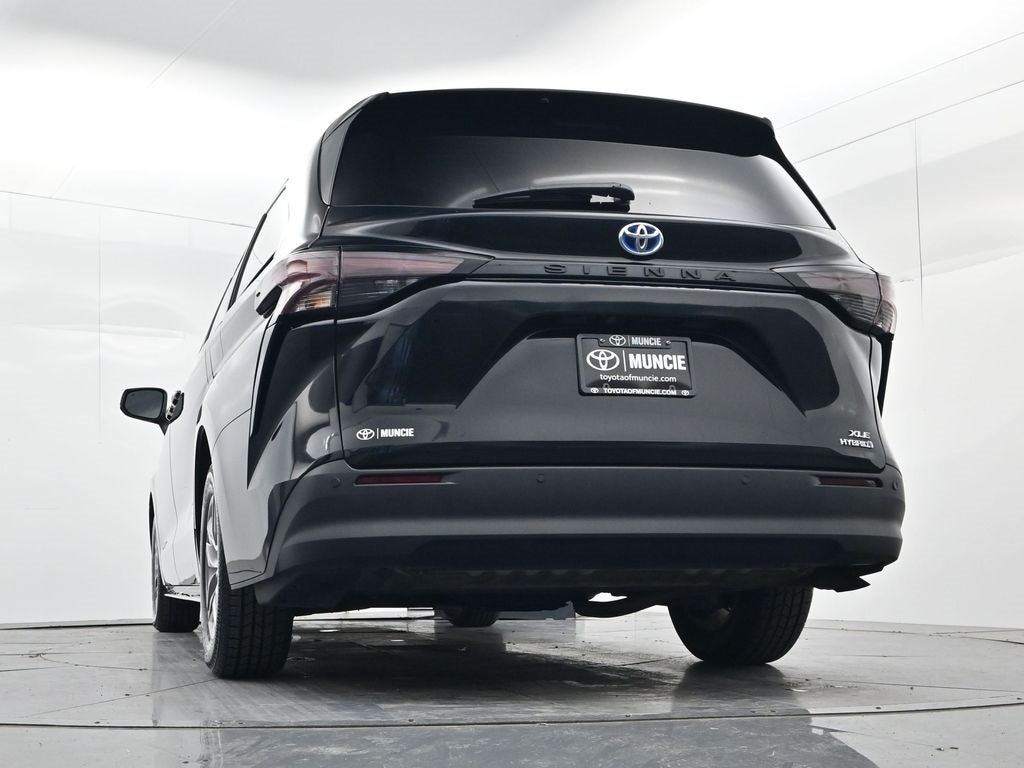 2024 Toyota Sienna XLE 8 Passenger