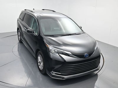 2024 Toyota Sienna XLE 8 Passenger