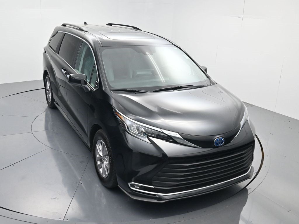 2024 Toyota Sienna XLE 8 Passenger