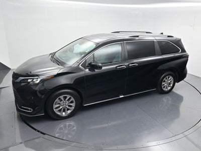 2024 Toyota Sienna XLE 8 Passenger
