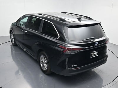 2024 Toyota Sienna XLE 8 Passenger