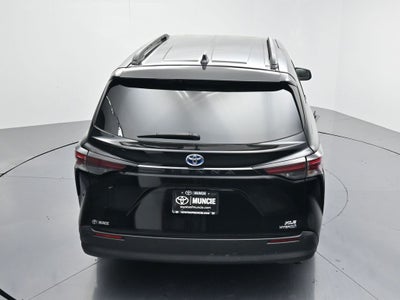 2024 Toyota Sienna XLE 8 Passenger