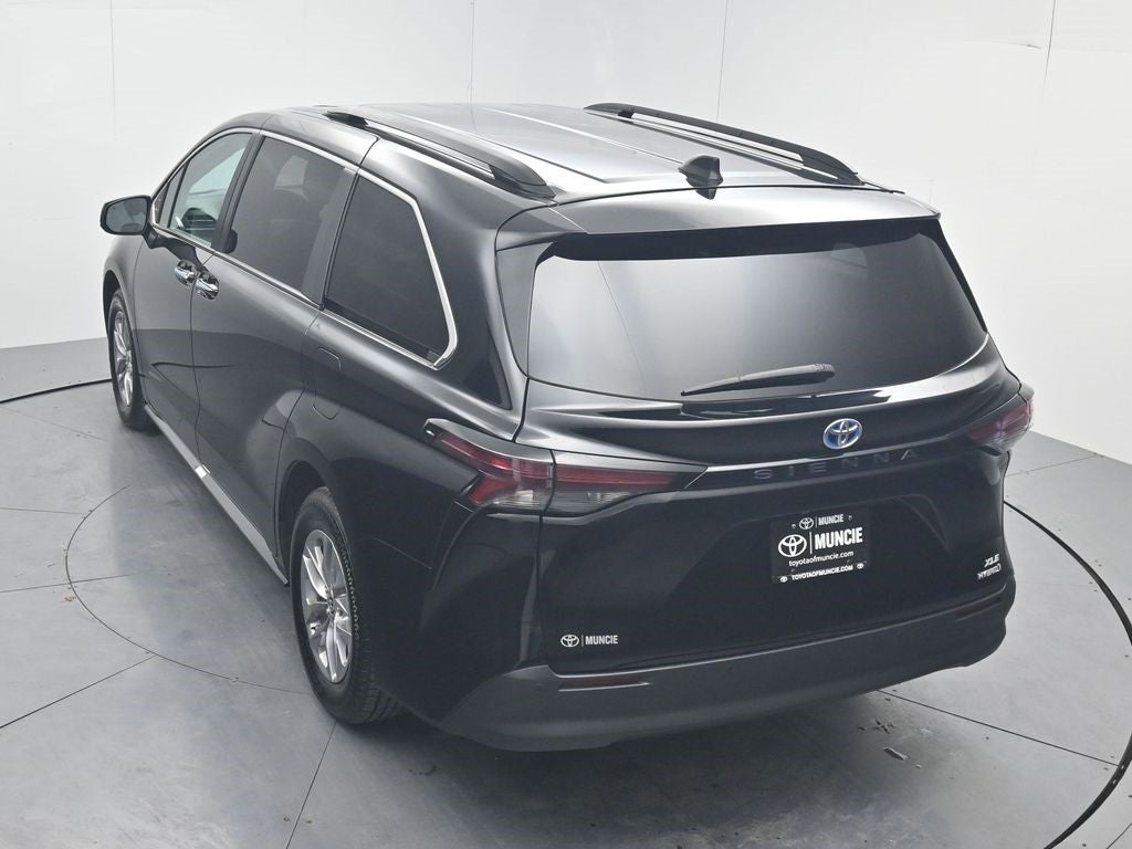 2024 Toyota Sienna XLE 8 Passenger