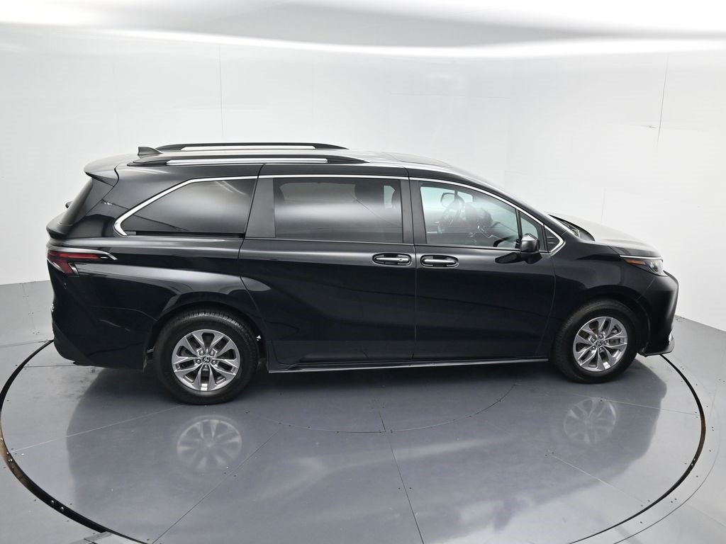 2024 Toyota Sienna XLE 8 Passenger