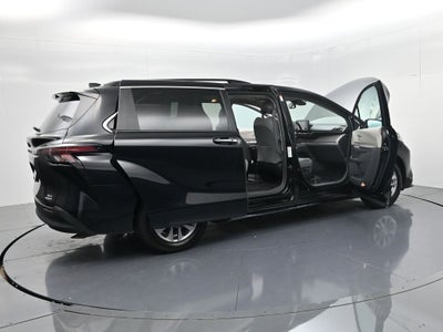 2024 Toyota Sienna XLE 8 Passenger