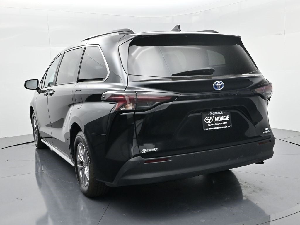 2024 Toyota Sienna XLE 8 Passenger
