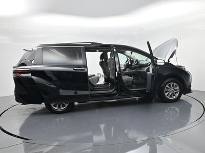 2024 Toyota Sienna XLE 8 Passenger