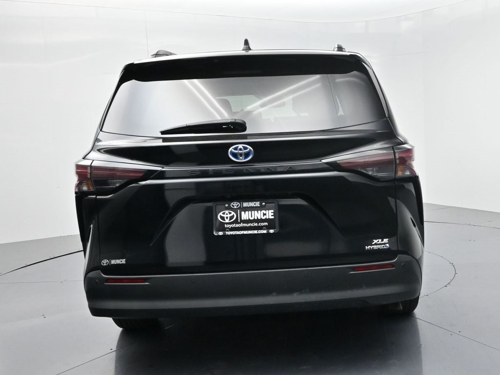 2024 Toyota Sienna XLE 8 Passenger