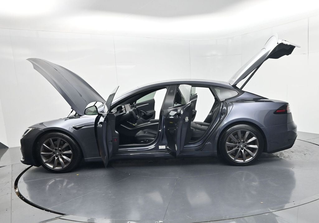 2022 Tesla Model S Plaid