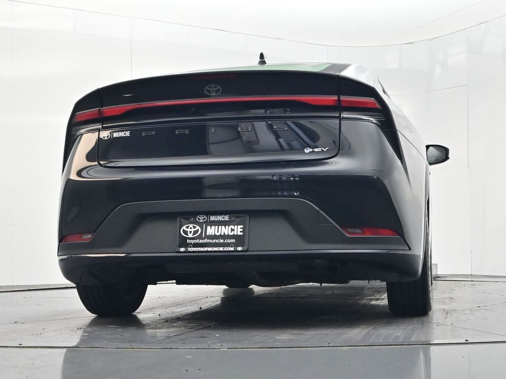 2025 Toyota Prius LE