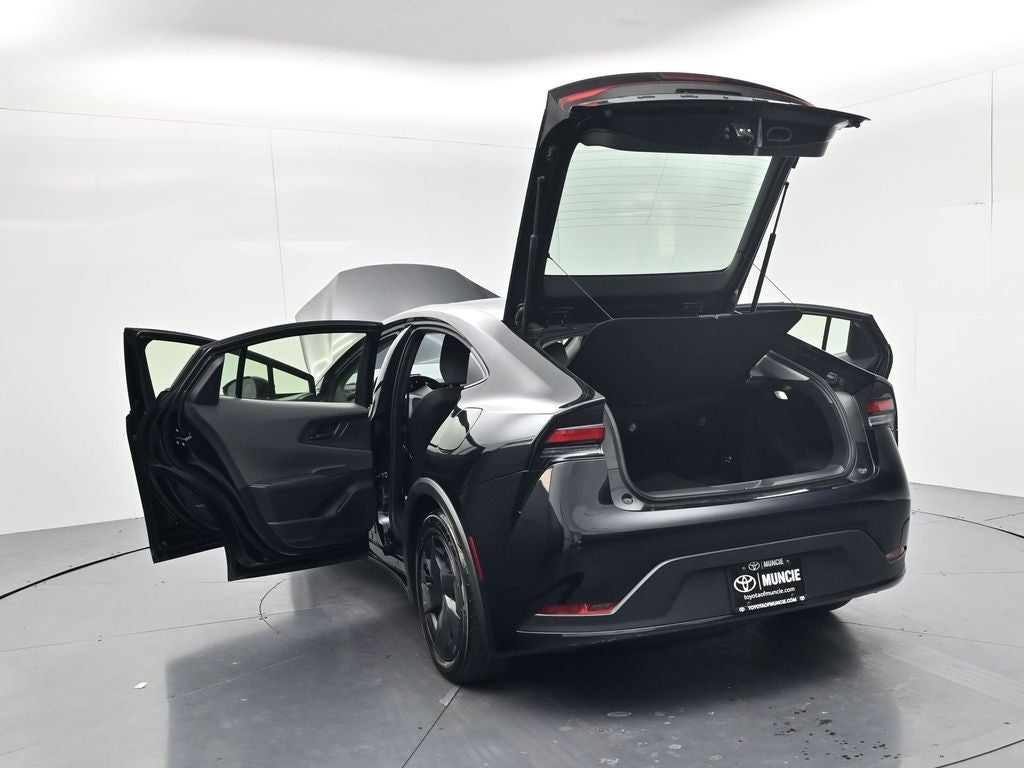 2025 Toyota Prius LE