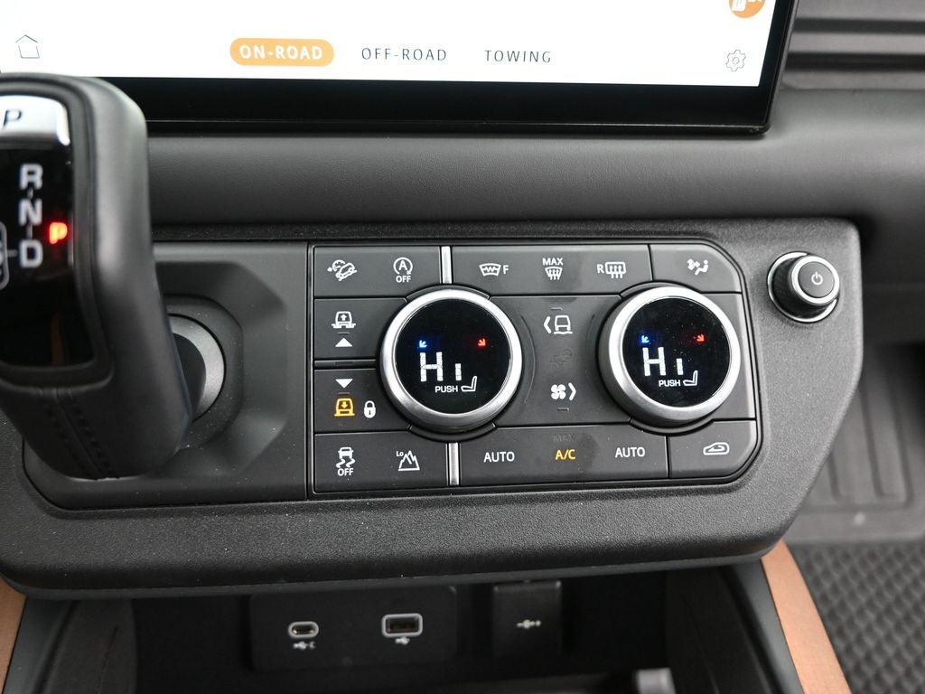 2023 Land Rover Defender 130 X-Dynamic SE