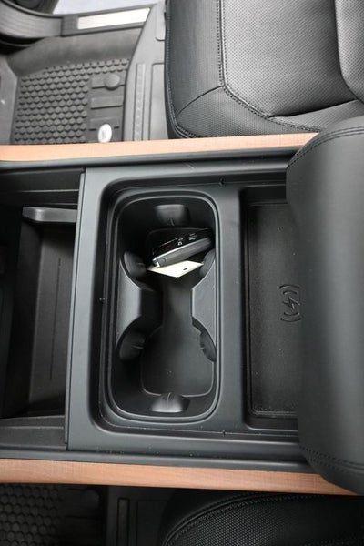 2023 Land Rover Defender 130 X-Dynamic SE