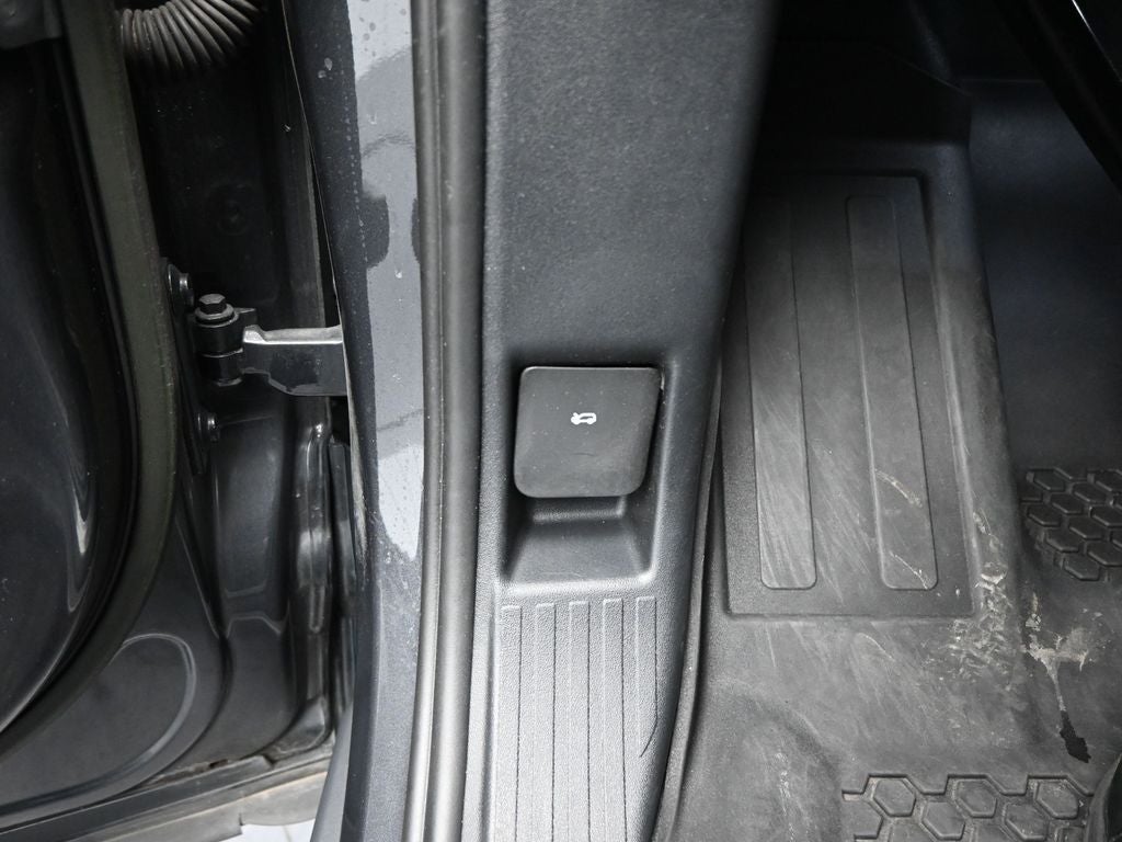 2023 Land Rover Defender 130 X-Dynamic SE