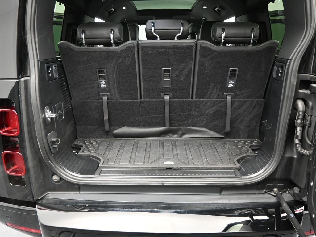 2023 Land Rover Defender 130 X-Dynamic SE