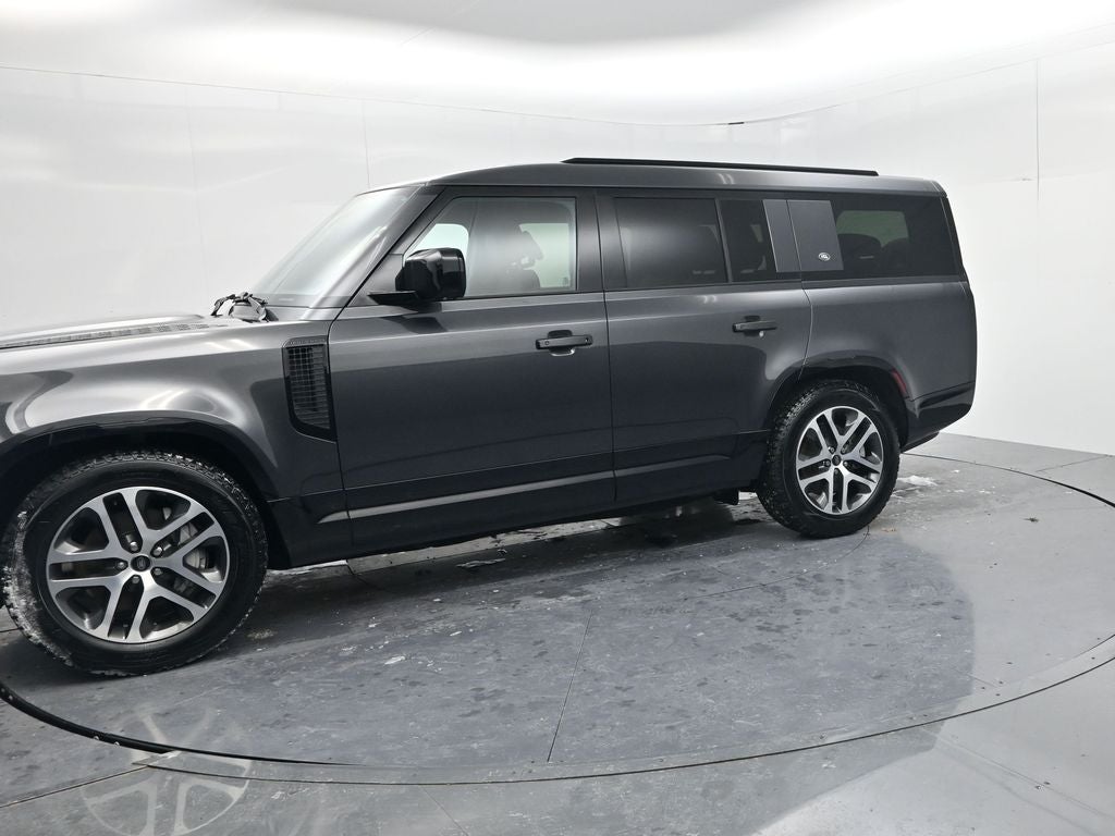 2023 Land Rover Defender 130 X-Dynamic SE