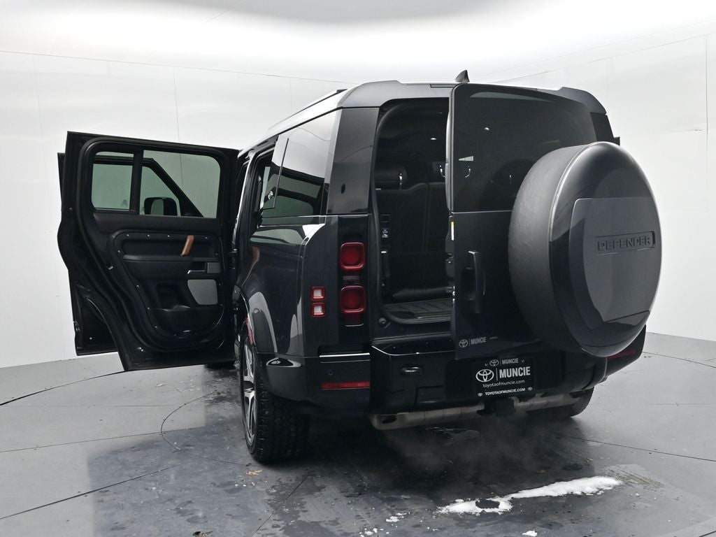 2023 Land Rover Defender 130 X-Dynamic SE