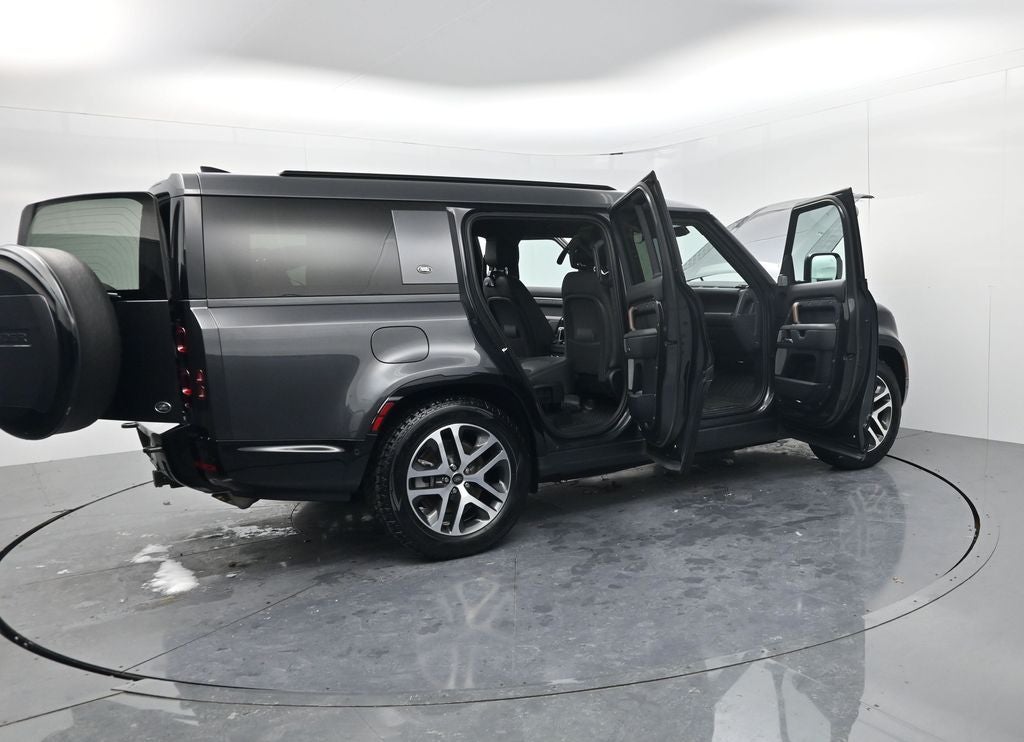 2023 Land Rover Defender 130 X-Dynamic SE