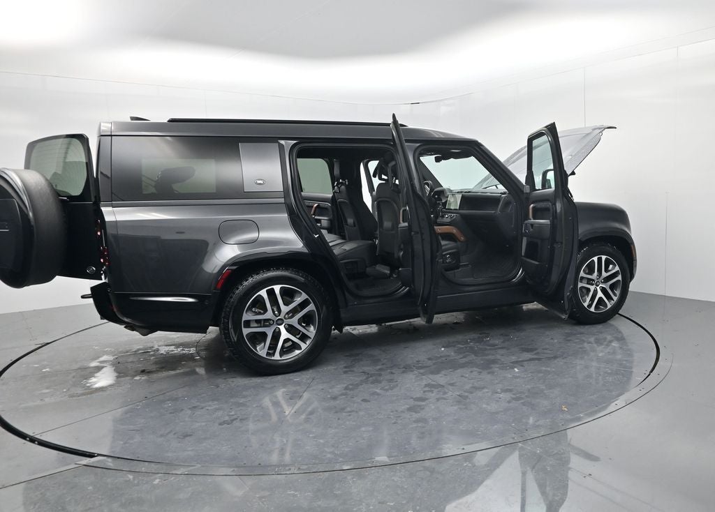 2023 Land Rover Defender 130 X-Dynamic SE