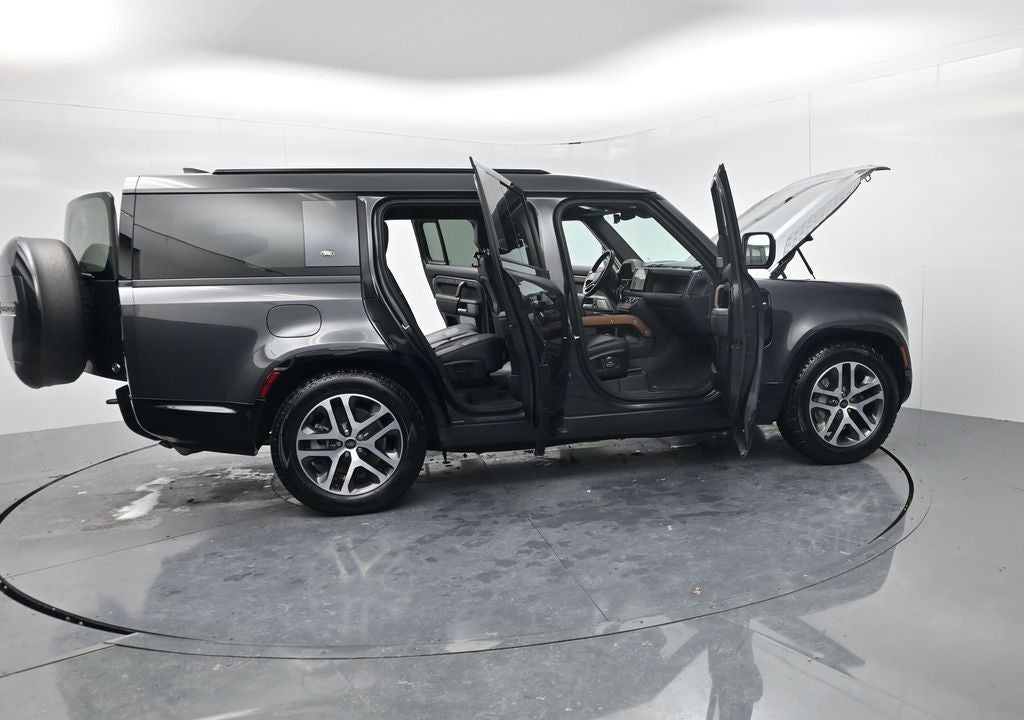2023 Land Rover Defender 130 X-Dynamic SE